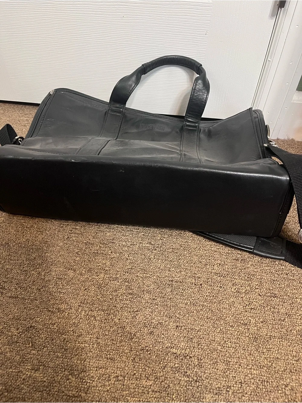 Kenneth Cole Reaction Black Leather Messenger Bag Laptop Briefcase tote